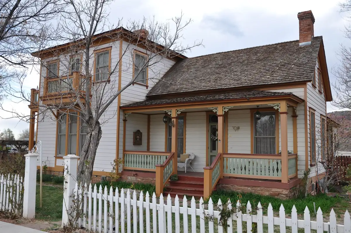 A historic house with a picket fence in Kanab